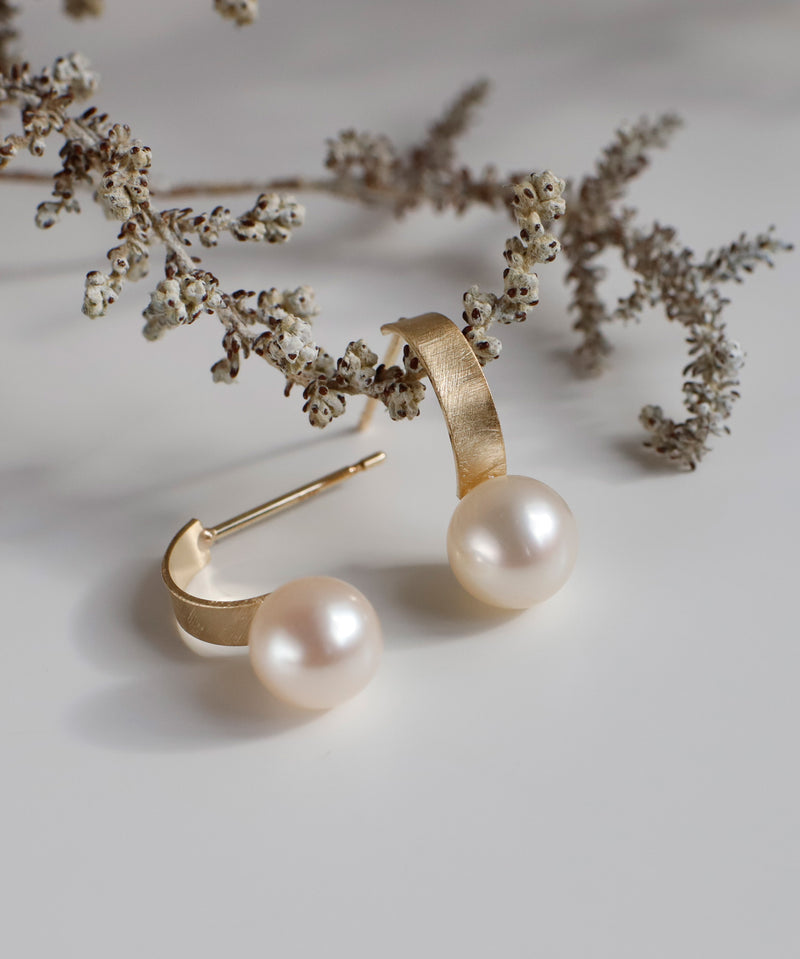 Freshwater pearl curl earrings [Basic] [K10]