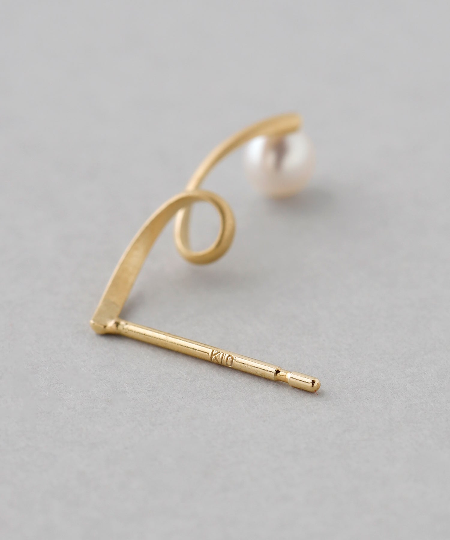 mimi33】ツイストパールピアス[K10][Basic]｜SANPO ONLINE(サンポー