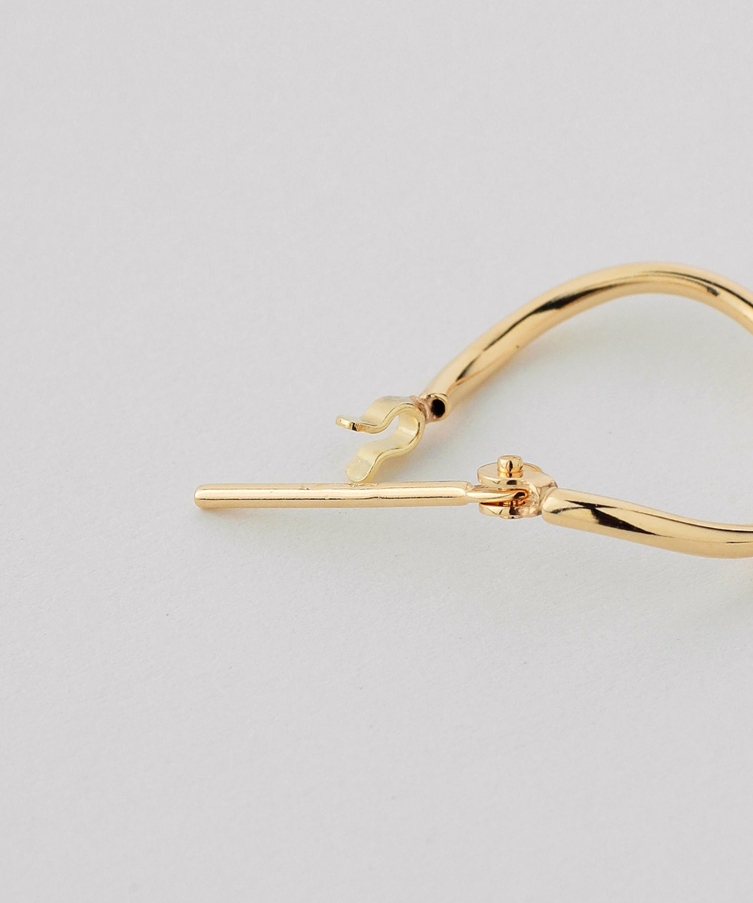 mimi33】ウェーブフープピアス[K10][Basic]｜SANPO ONLINE