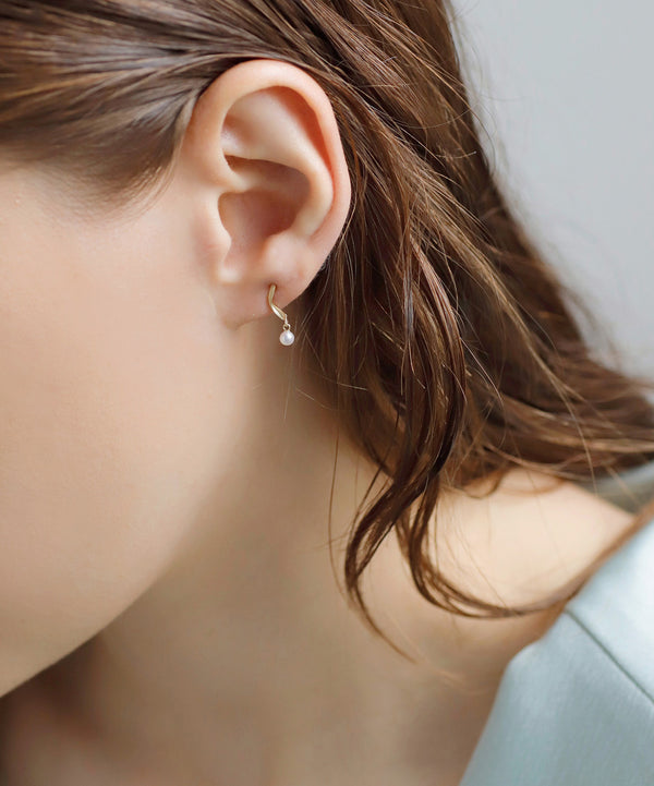パール×ツイストラインピアス[K10][Basic]