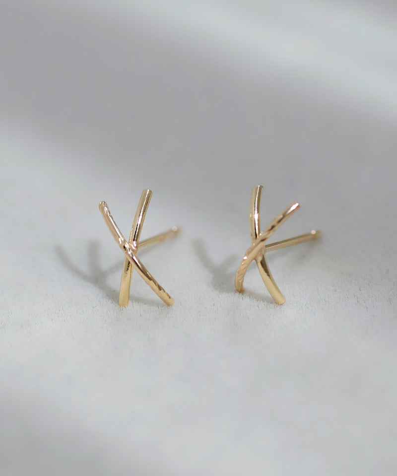 Cross line earrings [K10][Basic]