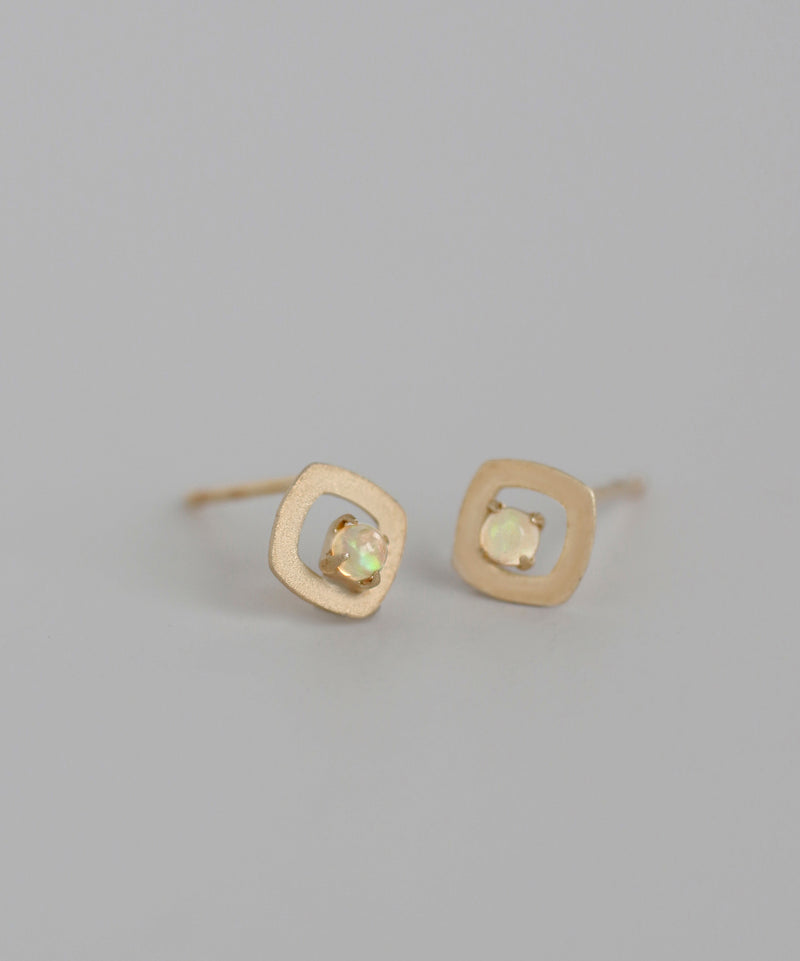 オパール×スクエアピアス[K10][Basic]