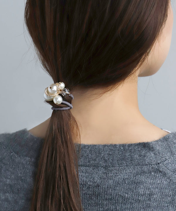 くすみカラーの連なりパールヘアゴム