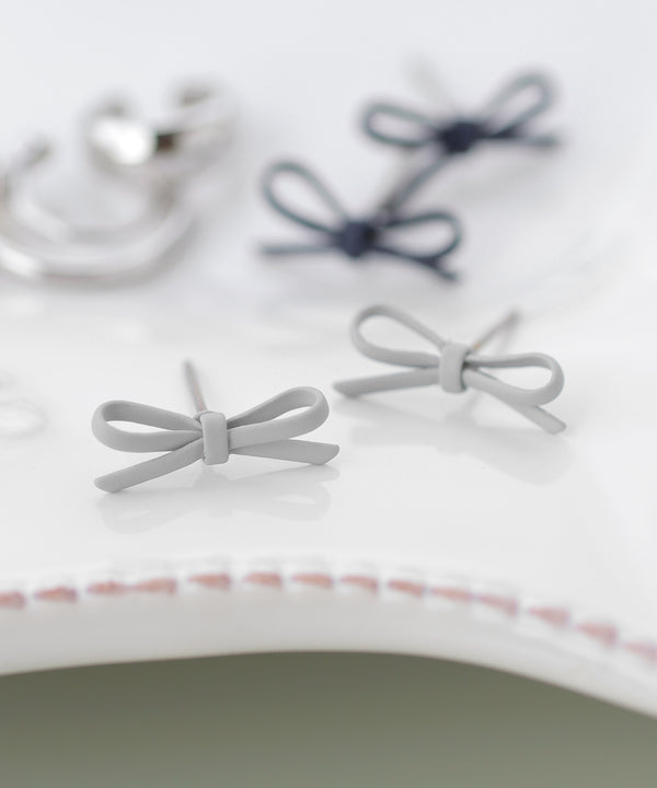 マットカラーリボンピアス