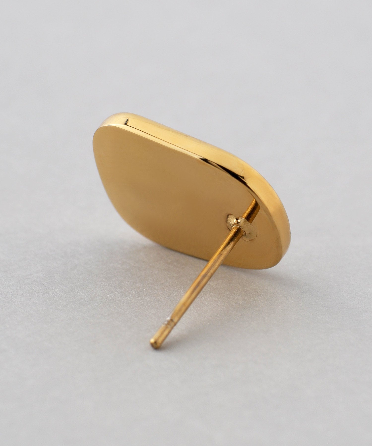 mimi33】シェルスクエアピアス[ステンレス][Ownideal]｜アネモネ