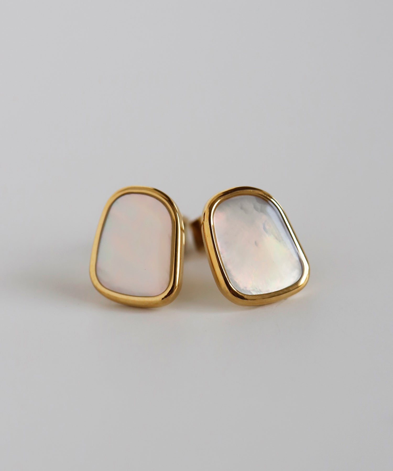 ミッシェル ピアス トップ mimi33】シェルスクエアピアス[ステンレス][Ownideal]｜アネモネ