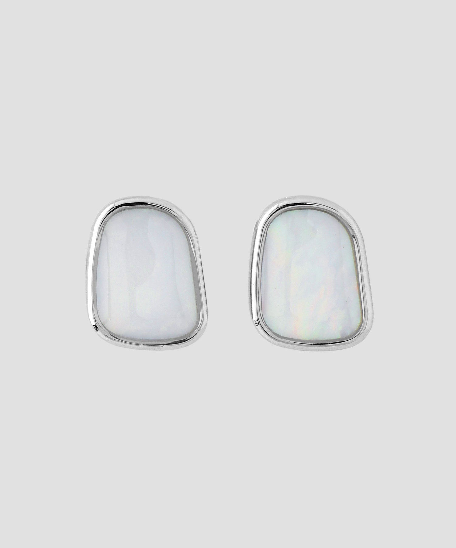 mimi33】シェルスクエアピアス[ステンレス][Ownideal]｜アネモネ