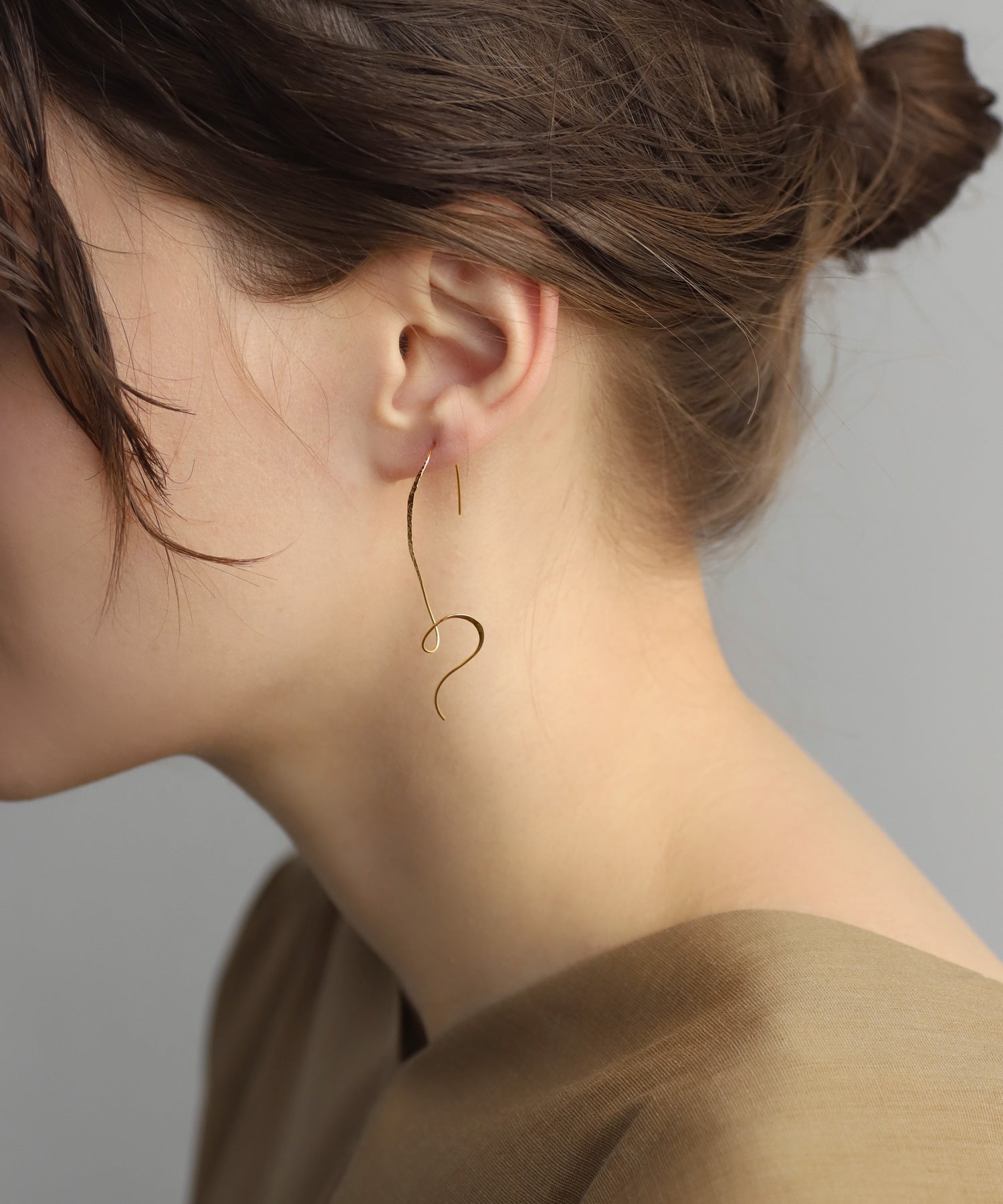 mimi33】イニシャルピアス：H[UMU][Sheerchic]｜SANPO ONLINE(サンポー