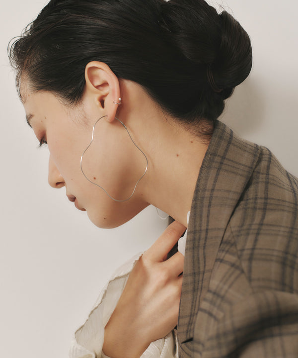 ニュアンスラインフープピアス[ステンレス][UMU][Sheerchic]