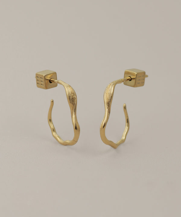 ツイストフープピアス[サージカルステンレス][UMU][Sheerchic]