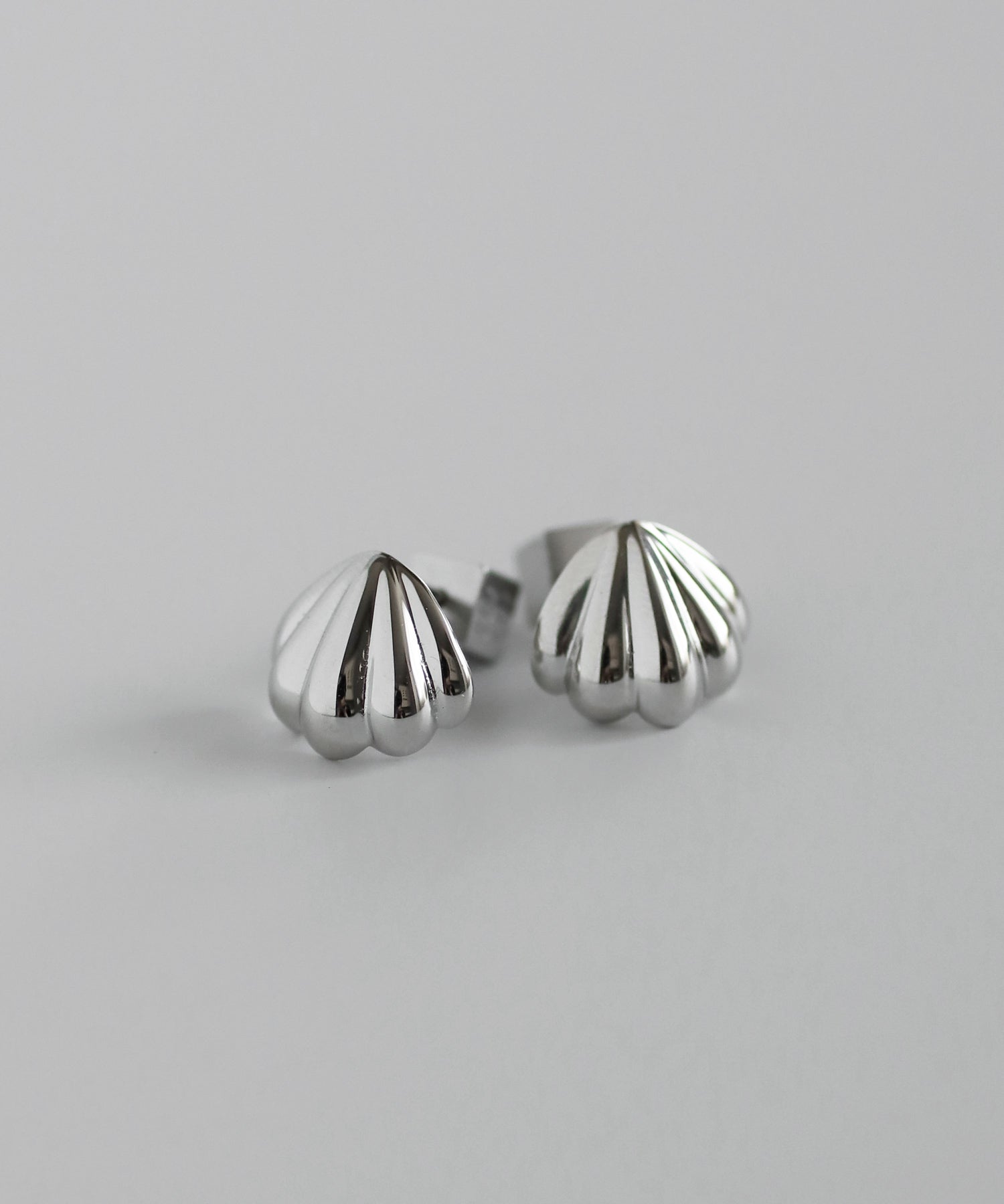 mimi33】【ステンレスIP】シェルモチーフピアス[Basic]｜アネモネ