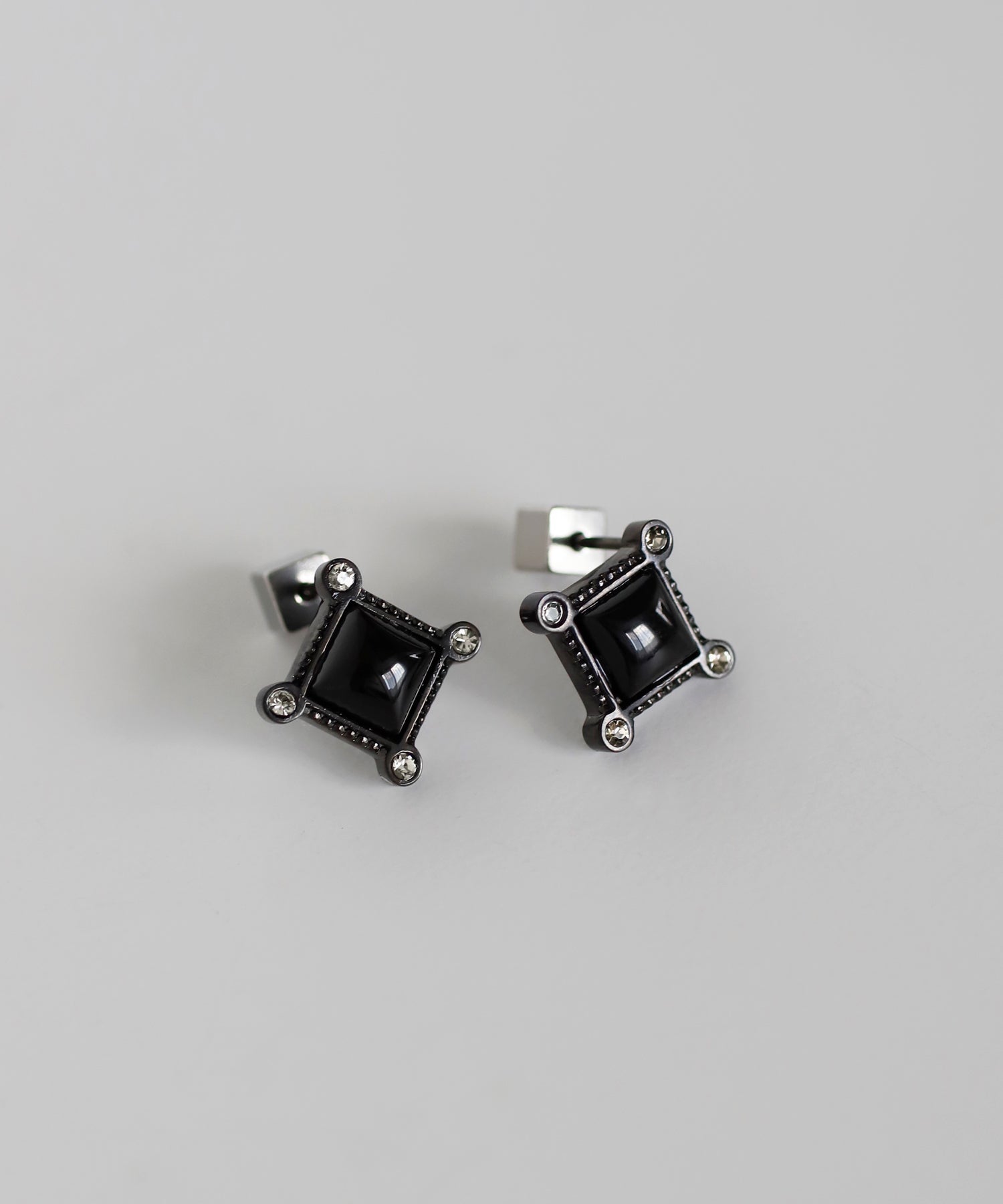 mimi33】オニキス×ビジュースクエアピアス[サージカルステンレス
