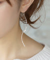 【ステンレス】ツイストダブルカーブラインメタルピアス[TESHIGOTO]