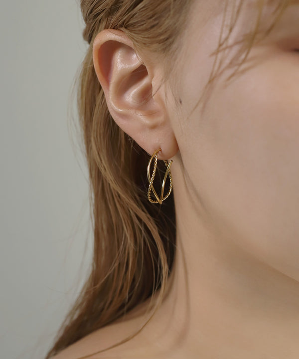 [Stainless Steel] Twist Line Hoop Earrings [TESHIGOTO]