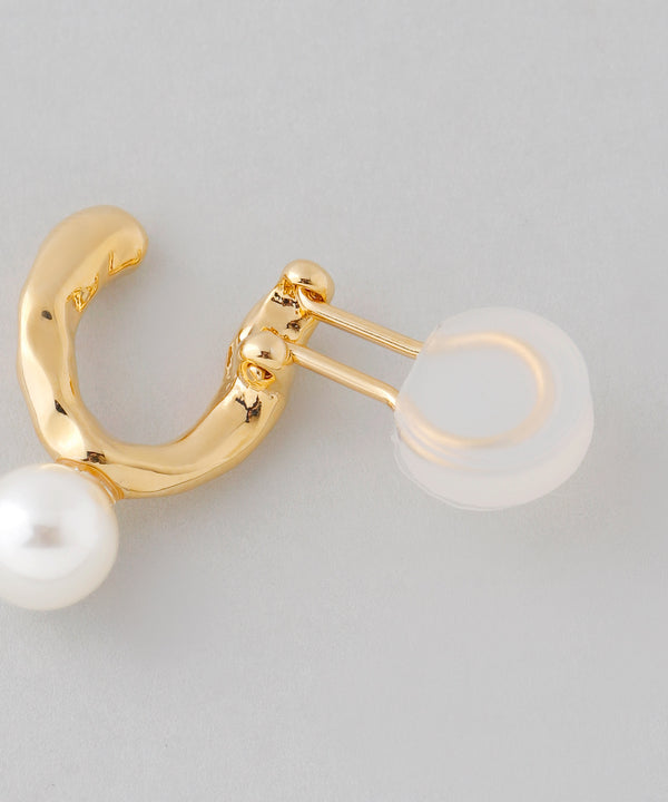 [SANPO ONLINE Exclusive] Pearl x Metal Convolve Earrings [A]