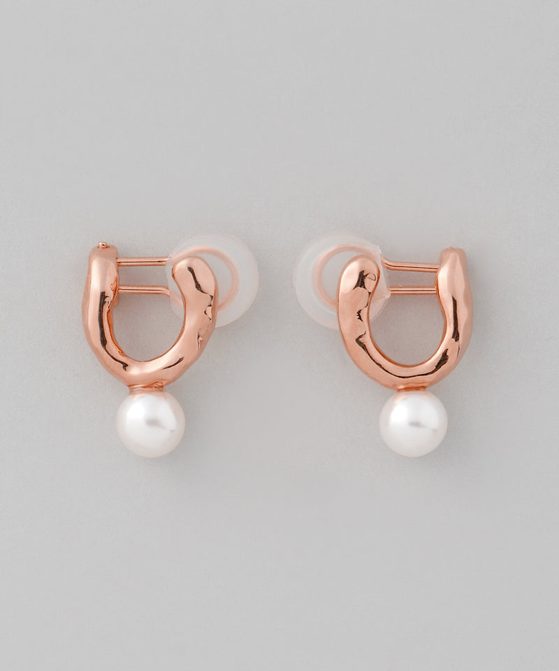 [SANPO ONLINE Exclusive] Pearl x Metal Convolve Earrings [A]