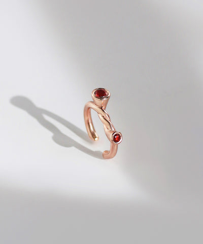 【数量限定・先行販売】【ギフトBOX・紙袋付】カラービジューツイストイヤーカフ[Sheerchic]