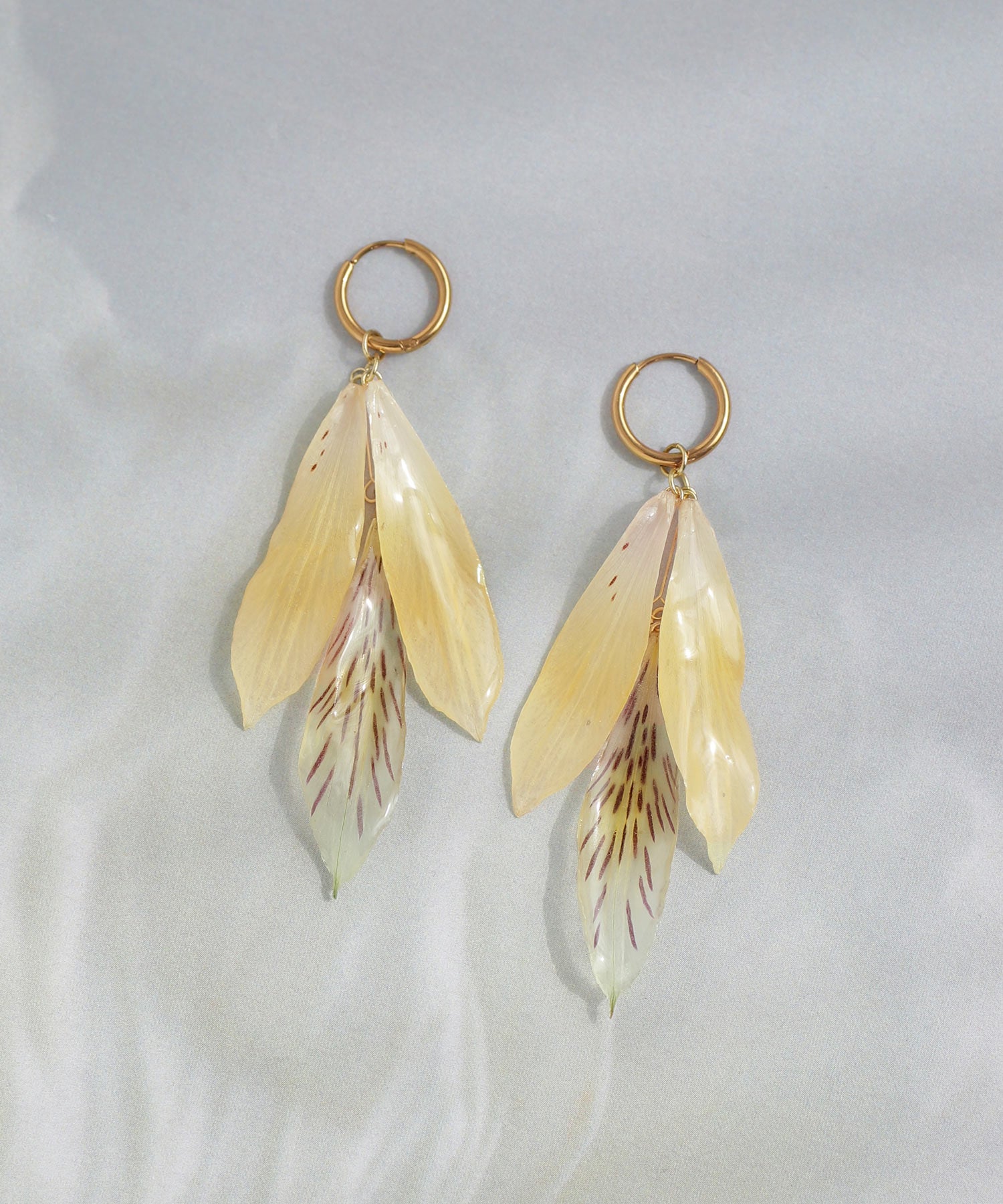 Saffron Soul Collective Day Dreamer ピアス mimi33】アルストロメリアピアス[ステンレス]《数量限定》｜アネモネ