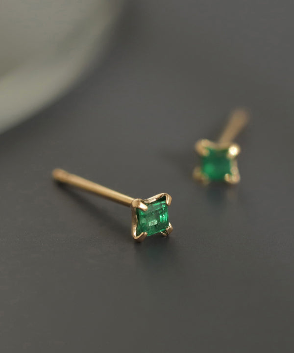 【数量限定・ギフトBOX付】天然石ピアス[K10]