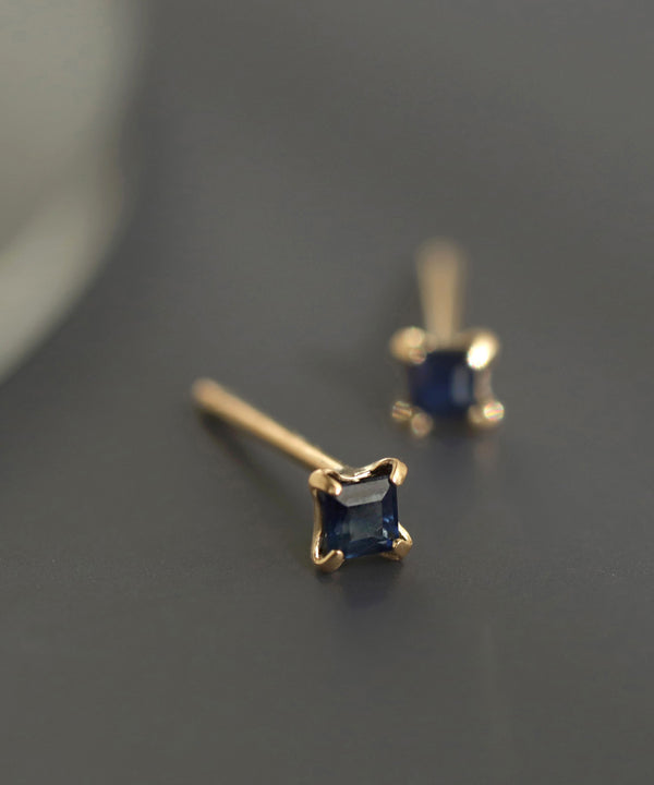 【数量限定・ギフトBOX付】天然石ピアス[K10]