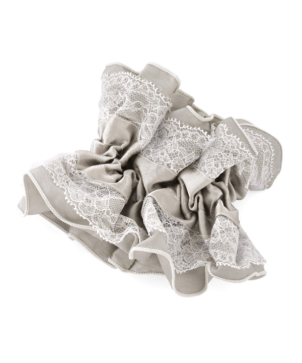 レース×サテンシュシュ