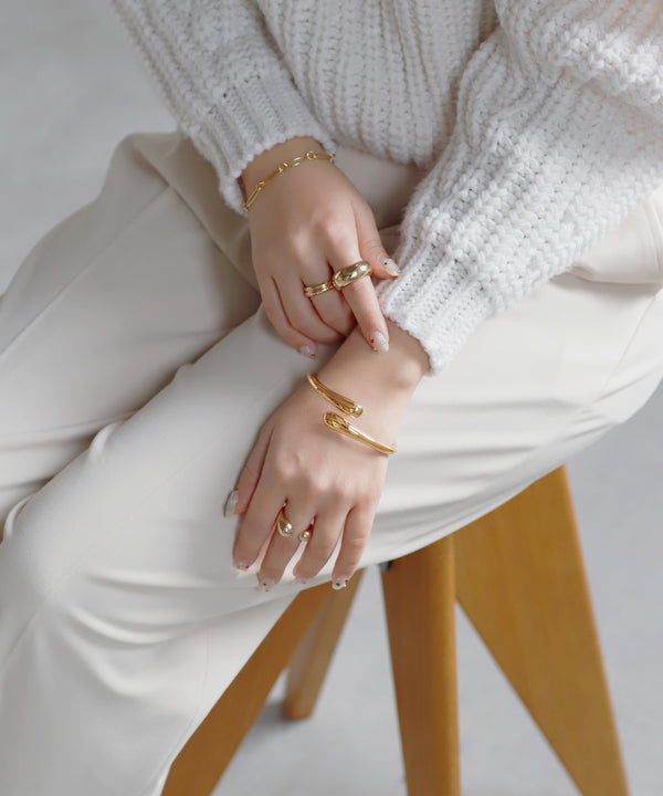 ドロップメタルラインバングル