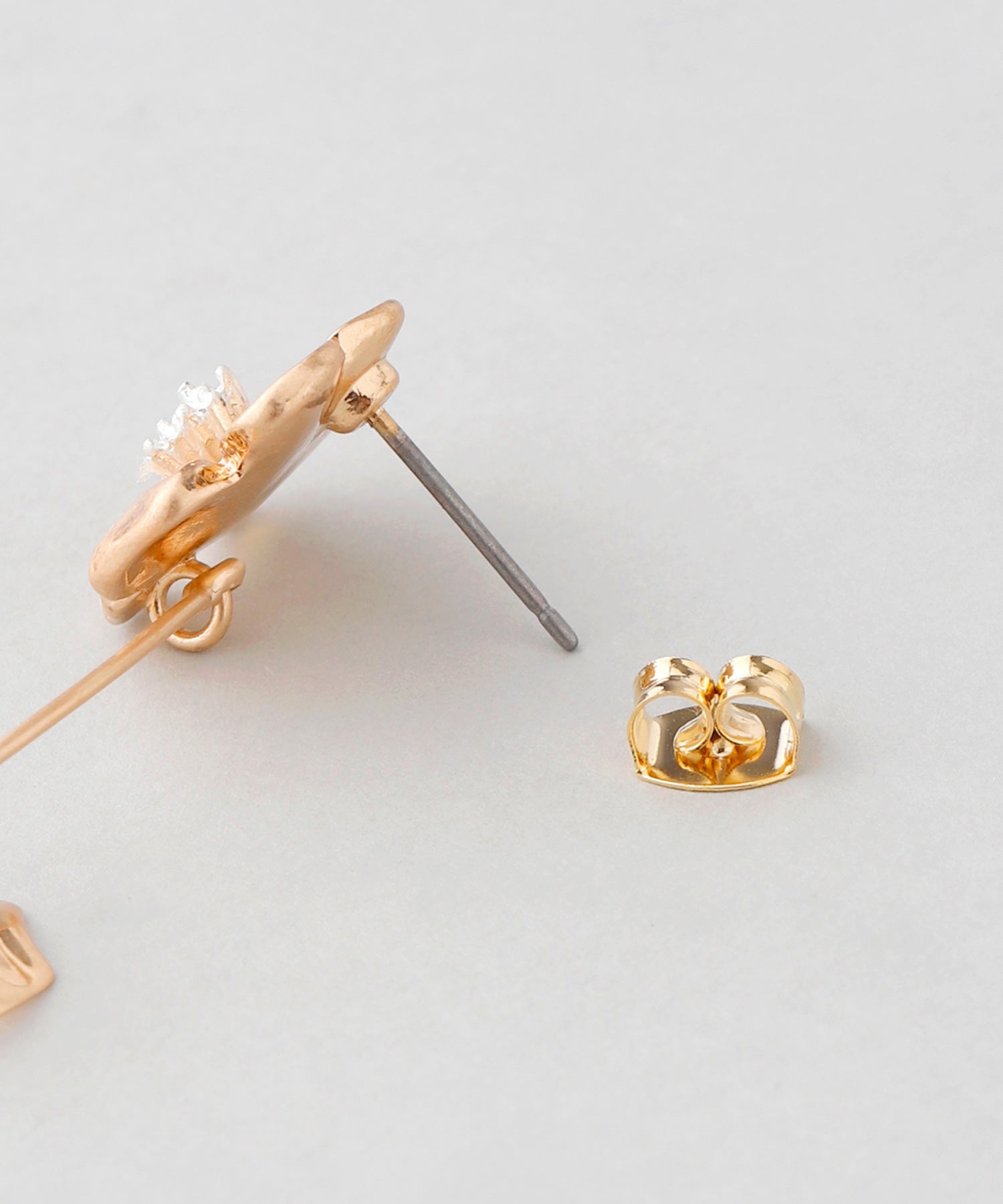   花モチーフピアス 送料無料】ピアス 花モチーフ 花びら フラワー 花 クローバー 一