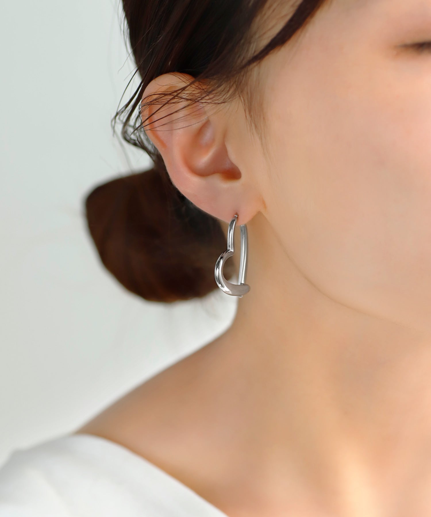 ANEMONE】【ステンレス】ハートラインバックキャッチピアス