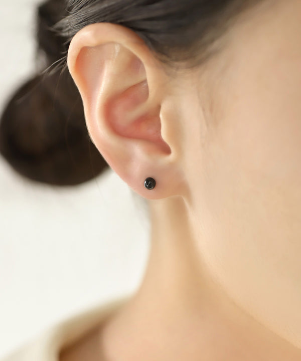 カラースフィアピアス