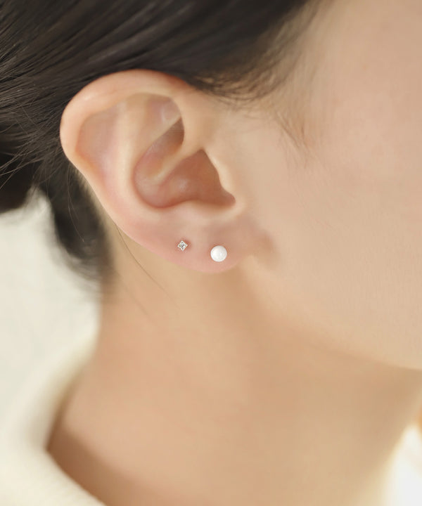 カラースフィアピアス