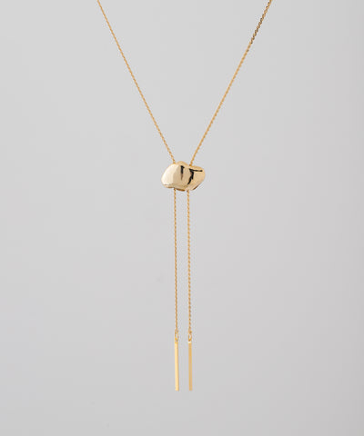 Nuanced metal loop tie necklace