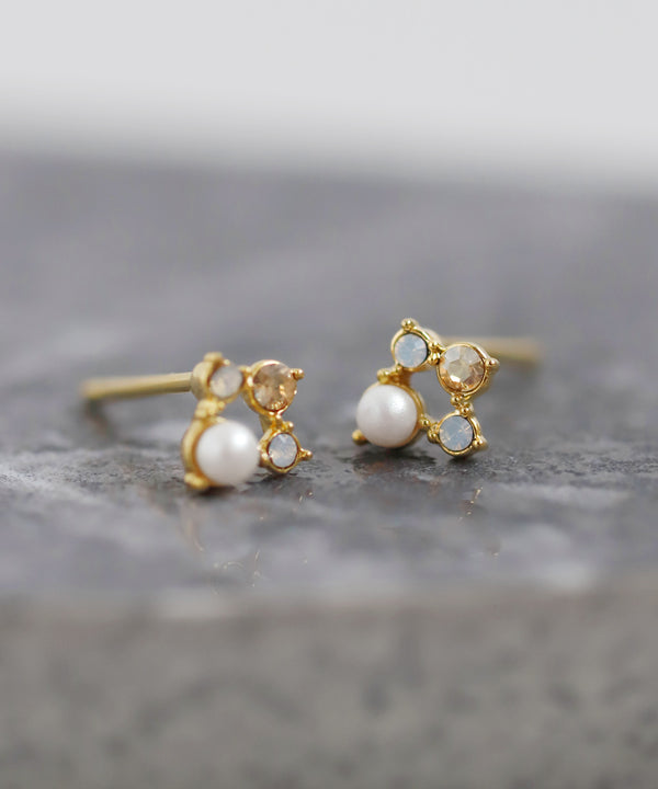 パール×ビジューピアス