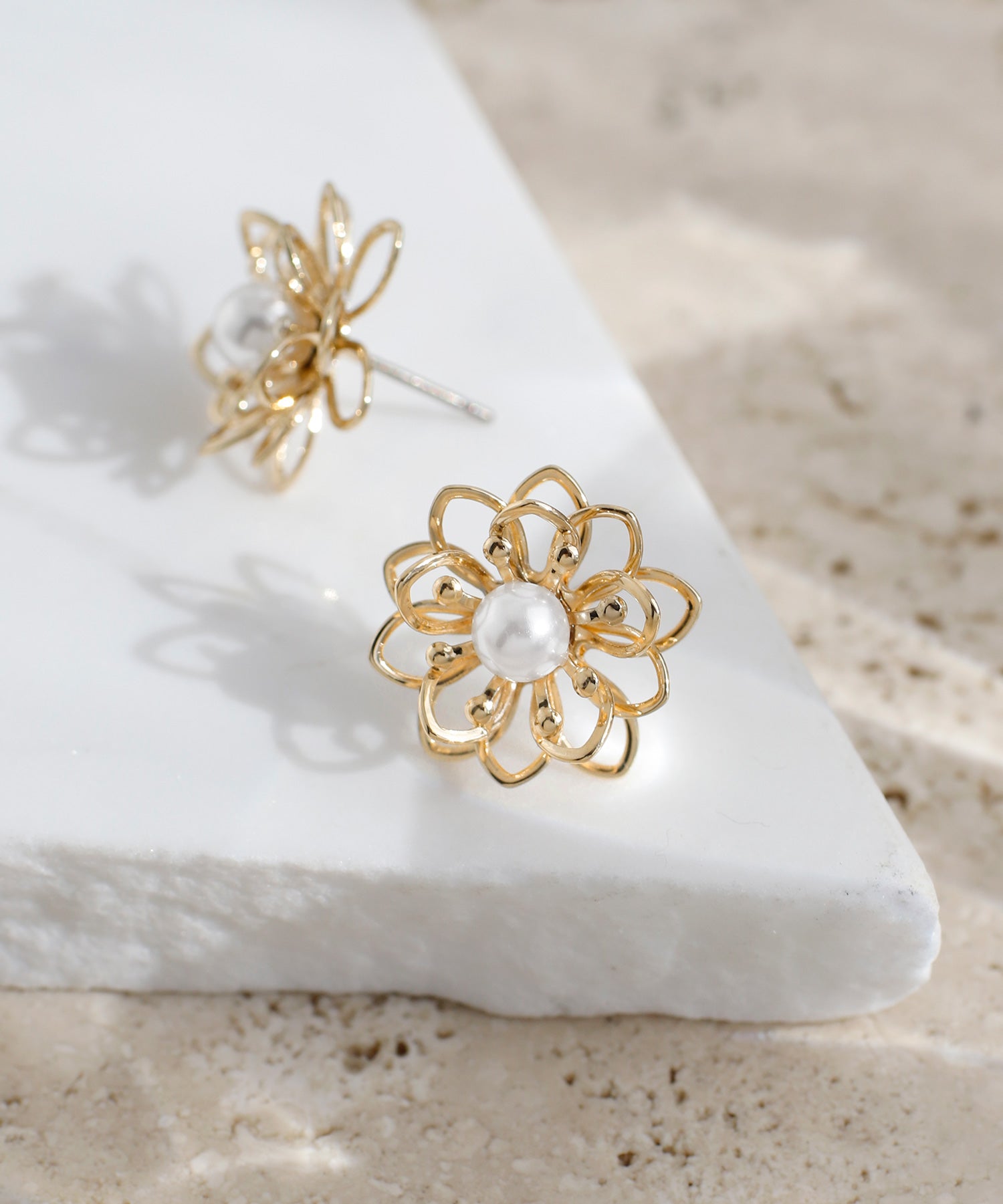 ANEMONE】パール×メタルフラワーピアス｜アネモネ・シエナロゼ