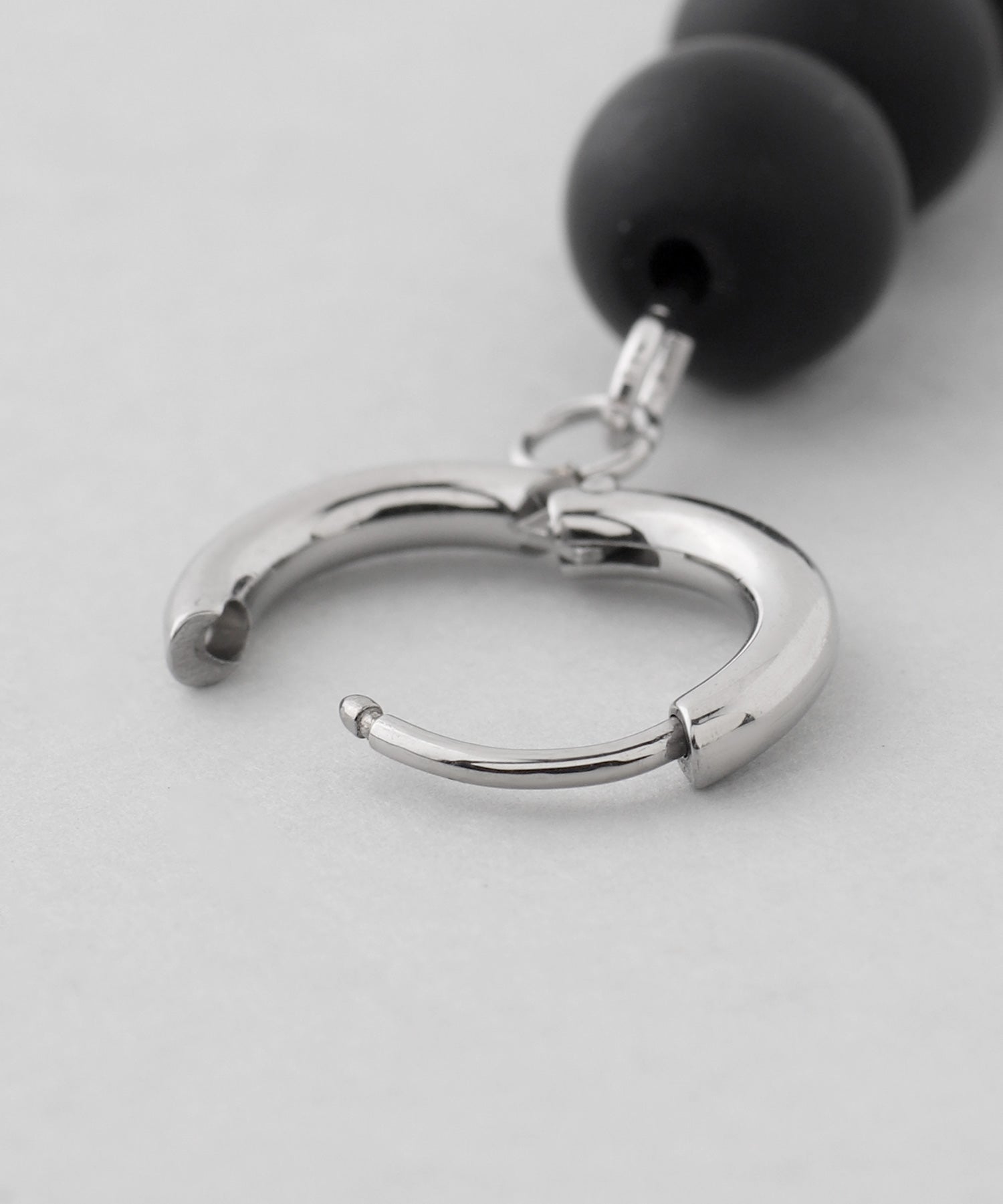 ねずみ様 YG オニキス ミニピアス gg011087p-bk_1200x1200.jpg?v=