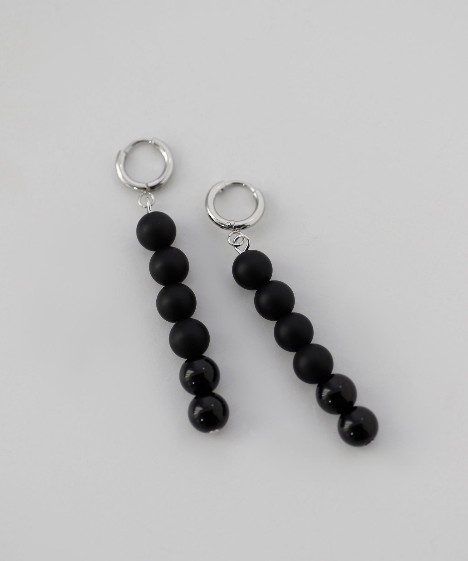 MIZUKI オニキス　ラウンドフックピアス MIZUKI オニキス ラウンドフックピアス - メルカリ