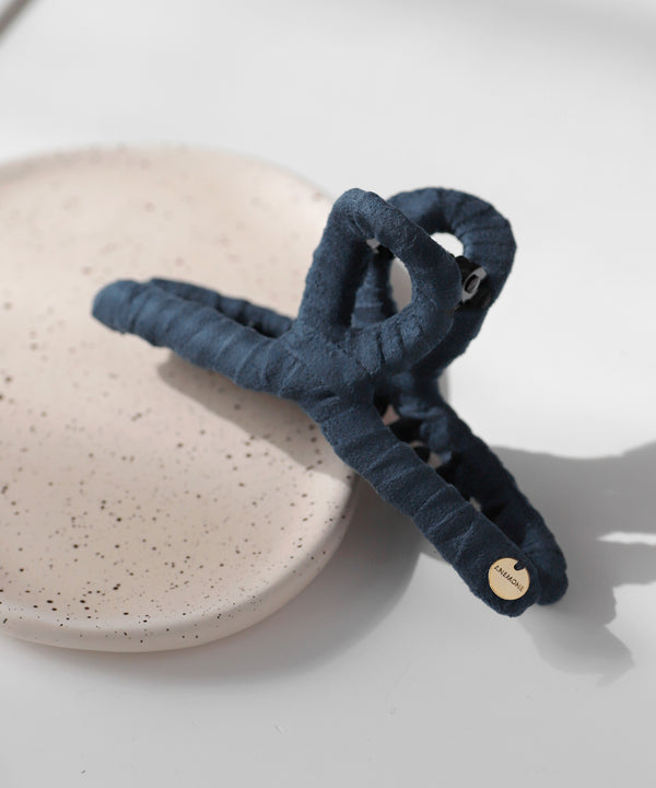 Suede-like loop vance