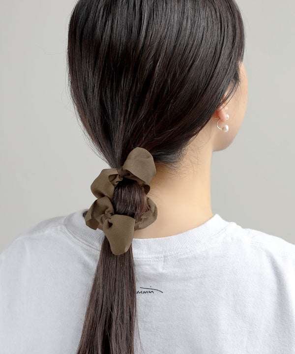 ボリュームリボンシュシュ