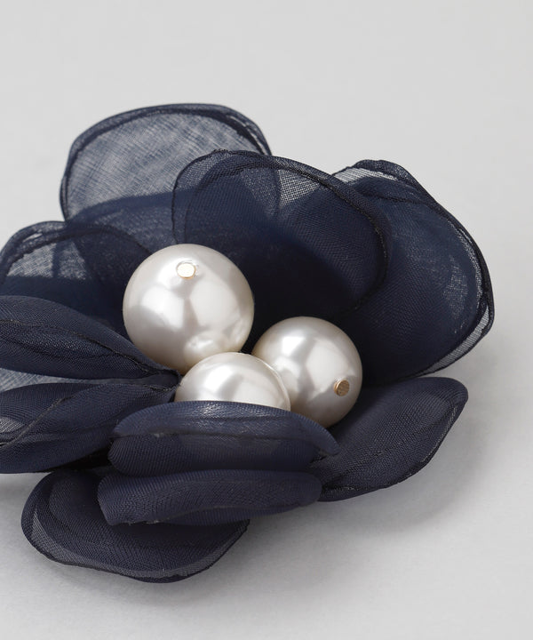 Airy flower and big pearl hair tie