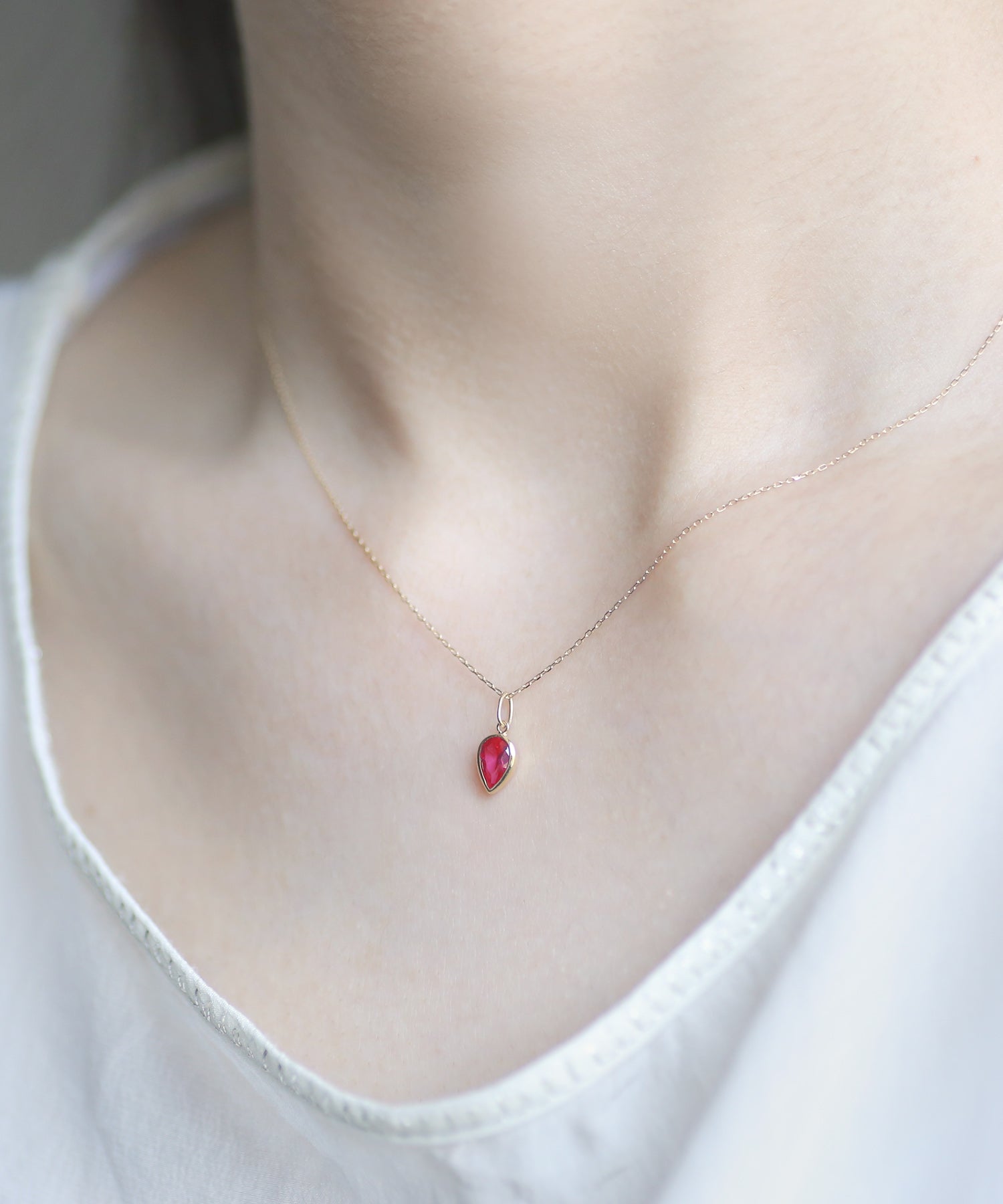 シンセティック ルビー ネックレス レディース 7月 誕生石 お守り 誕生日プレゼント 女性 ブランド シンセティック ルビー ネックレス レディース 10金 ホワイトゴールド