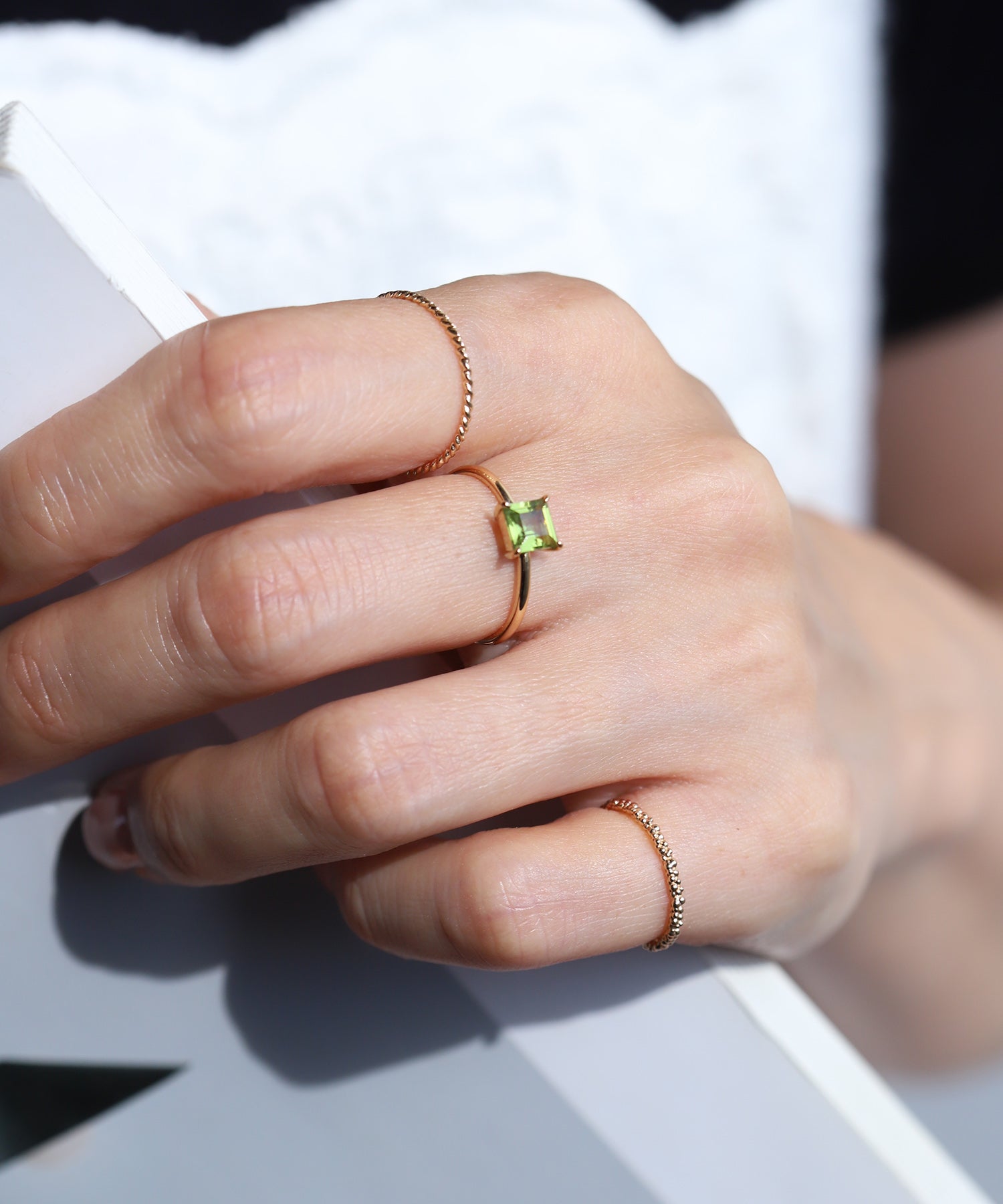 SIENA ROSE】バースデーストーン・リング[8月・ペリドット]｜SANPO