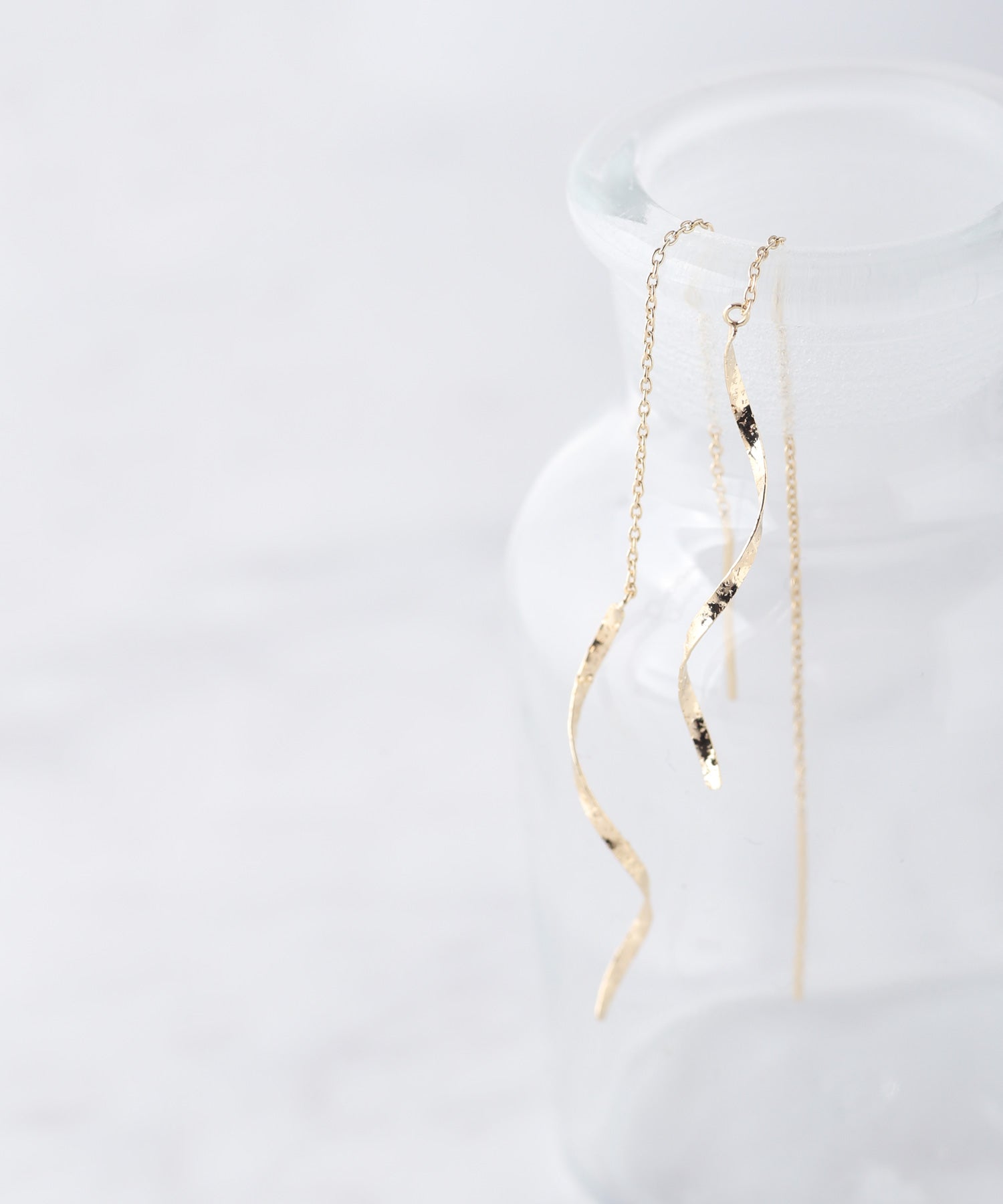 SIENA ROSE】らせんモチーフのアメリカンピアス｜SANPO ONLINE