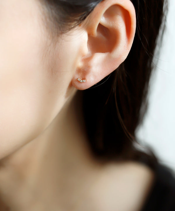 petit・シャープラインダイヤピアス