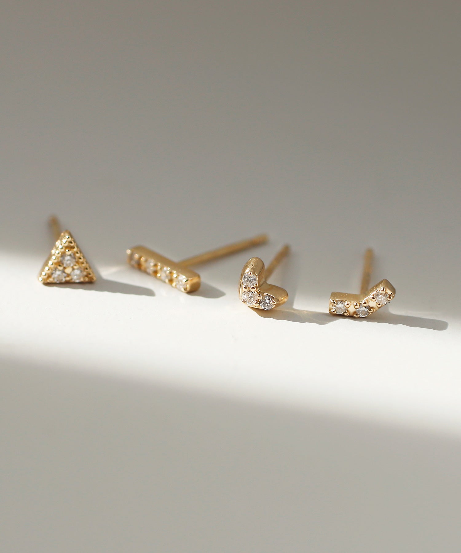 SIENA ROSE】petit・スリムダイヤバーピアス｜SANPO ONLINE(サンポー