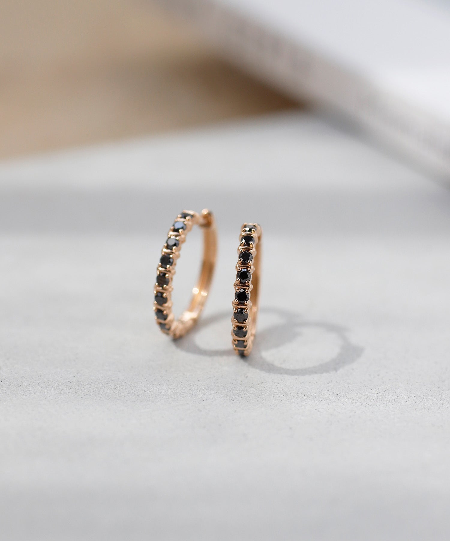 SIENAROSE】ブラックダイヤスナップピアス[M]｜アネモネ・シエナロゼ