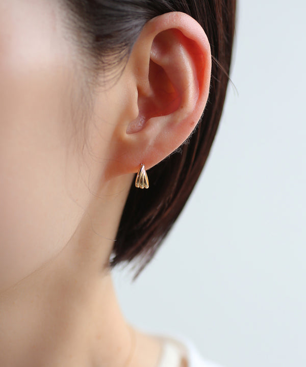 トリプルフープピアス