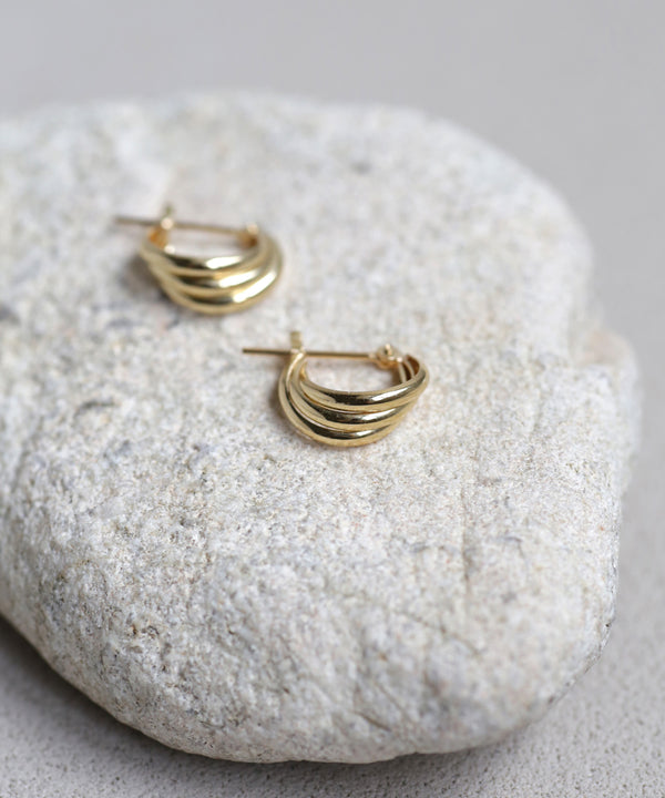 トリプルフープピアス