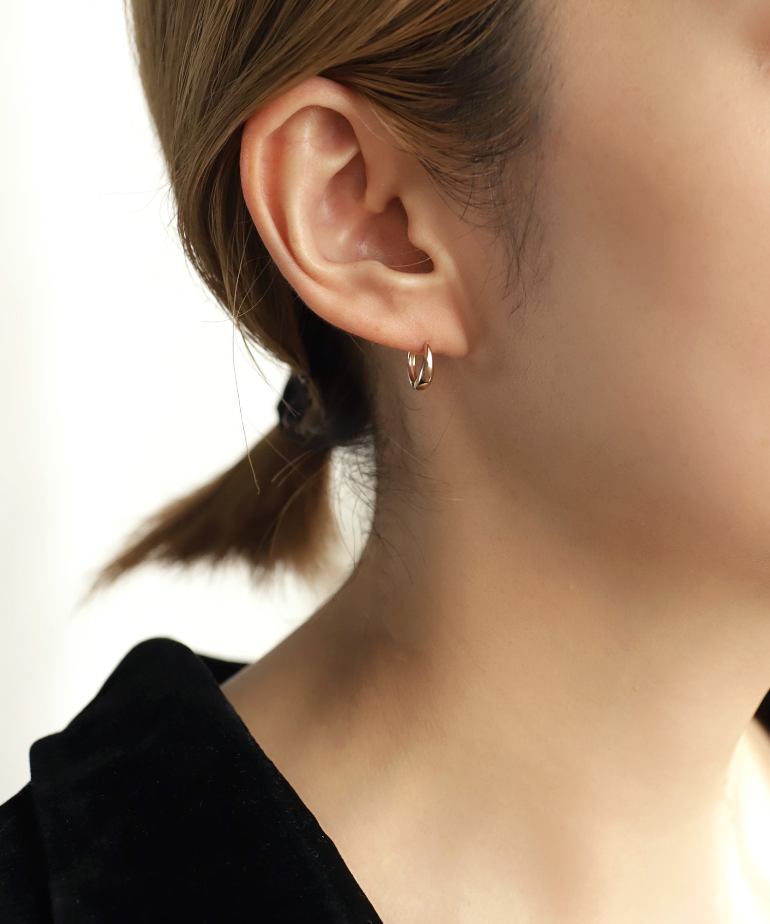 SIENA ROSE】ROSETEN・ドロップラインフープピアス｜SANPO ONLINE