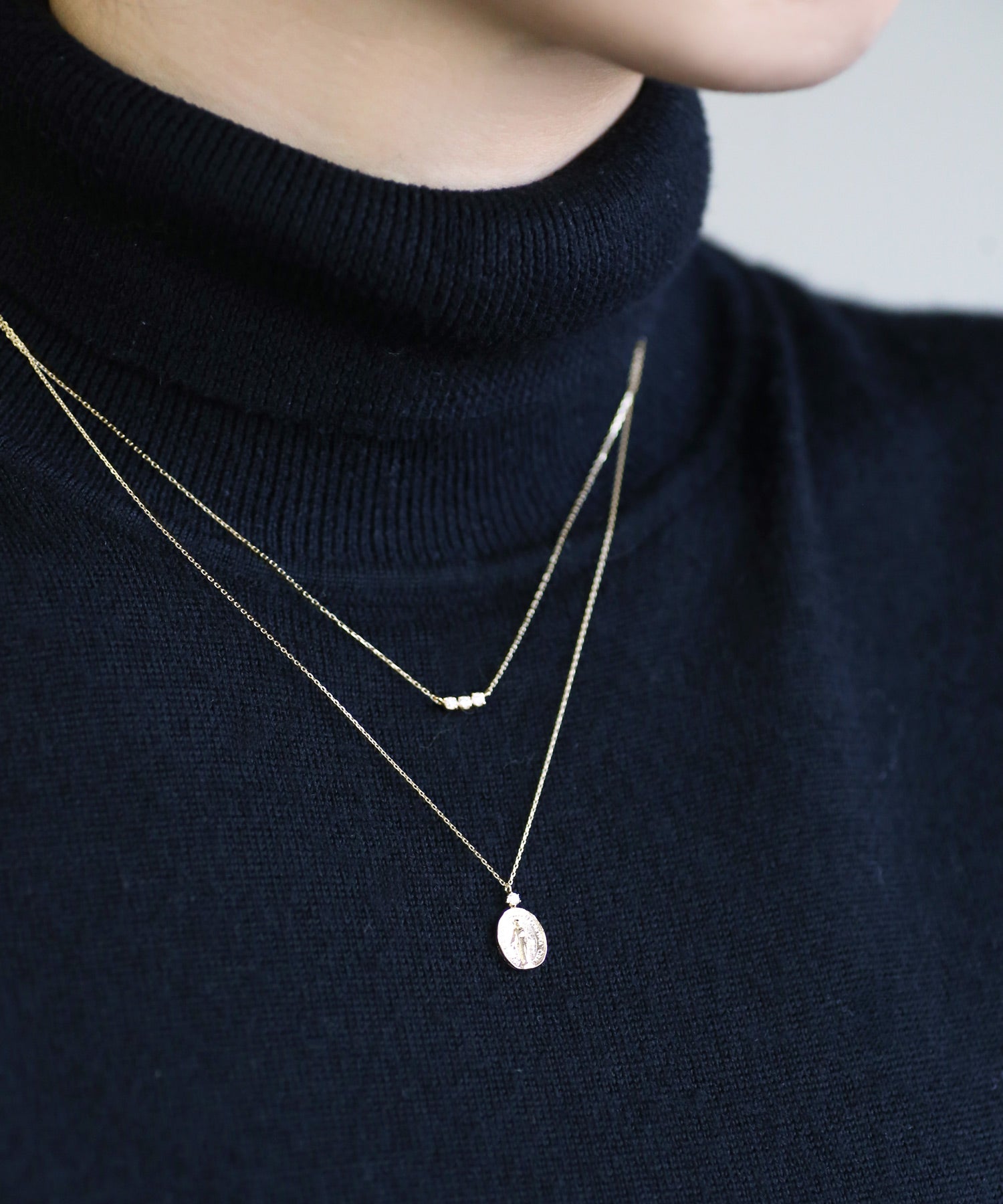 SIENA ROSE】一粒ダイヤを添えたマリアのメダイネックレス｜SANPO