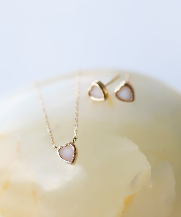 クラシカルハートネックレス