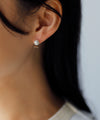 【オンライン限定】Cラインのパールキャッチピアス[ダイヤモンド]